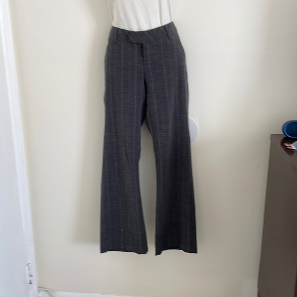 Volcom: Grey with white/pink pinstripes. Size 3 - Picture 2 of 6